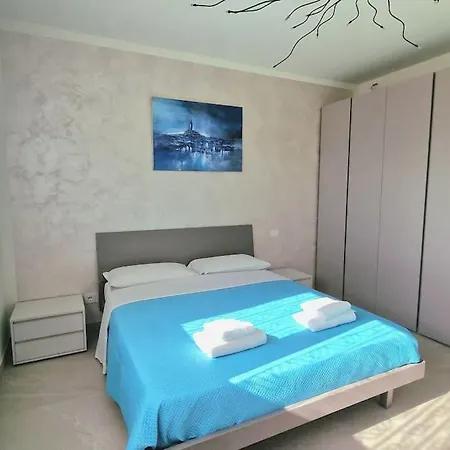 Soleil - Front Apartment